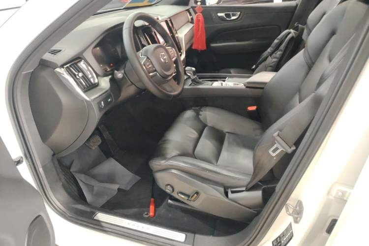 Used Volvo XC60 2021 T5 4x4 Zhiyi Sport Edition