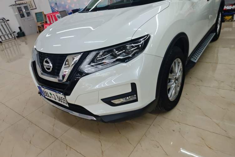 Used Nissan X-Trail 2023 Classic 2.0L Two-Wheel Drive Smart Connect Premium Edition
