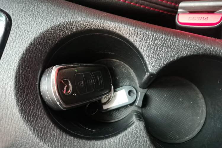 Used Mazda Mazda 3 Axela 2016 Sedan 1.5L Automatic Luxury Model