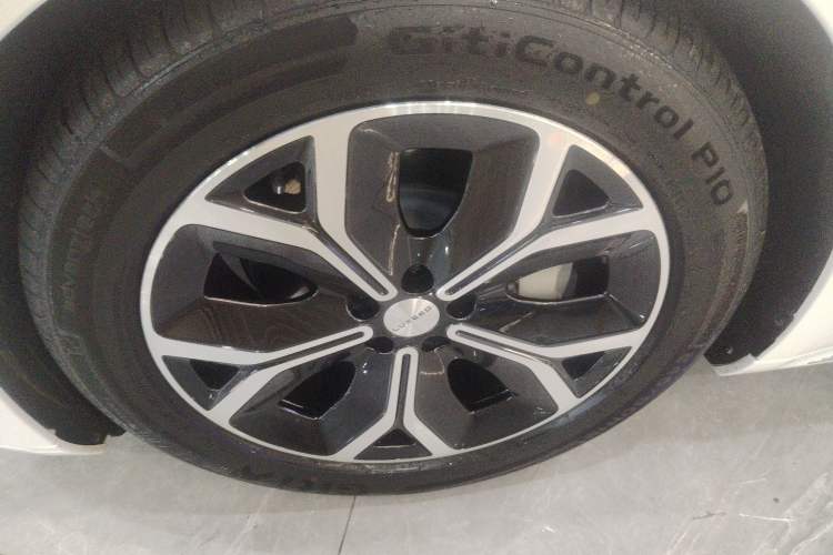 Used Hima Luxeed S7 2025 855 km Max
