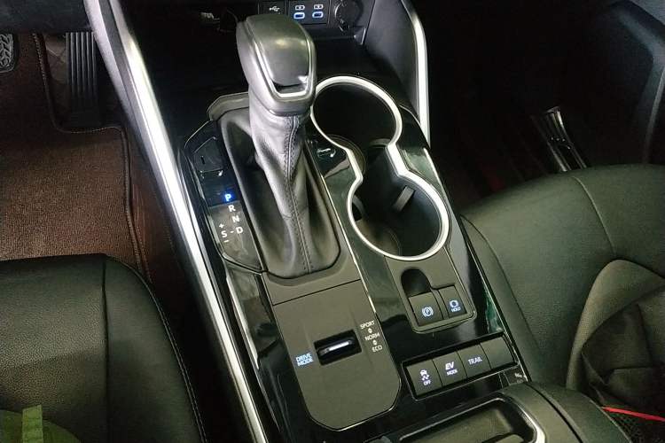 Used Toyota Highlander 2022 Dual-Engine 2.5L Four-Wheel Drive Prestige Version 7 Seats