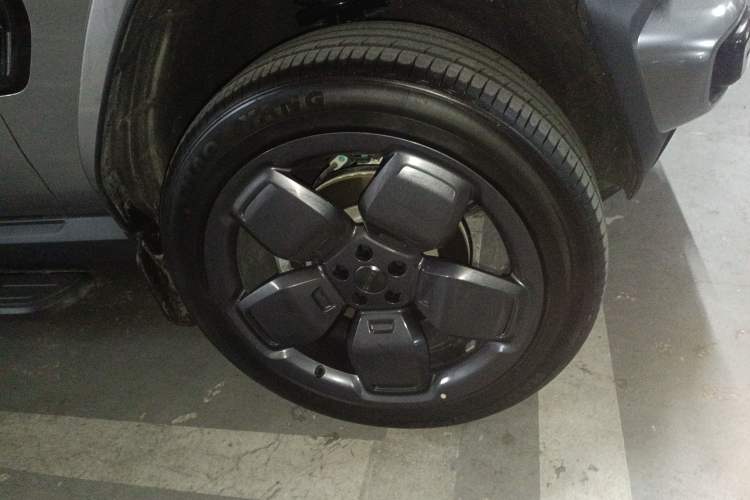 Used  V23 2025 501 Four-Wheel Drive Advanced Version
