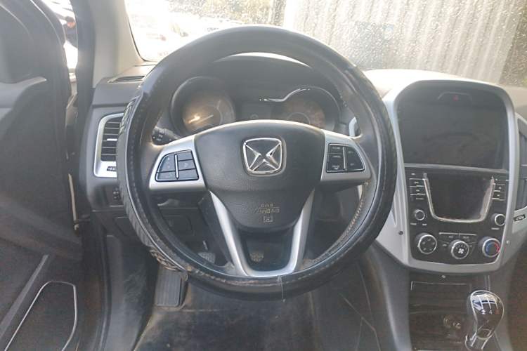 Used JMC Yusheng S350 2013 2.4T Manual Two-Wheel Drive Diesel Luxury 7-Seater
