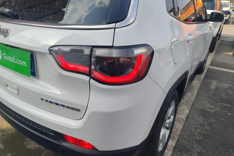 Used  Compass 2019 220T Automatic Family Edition
