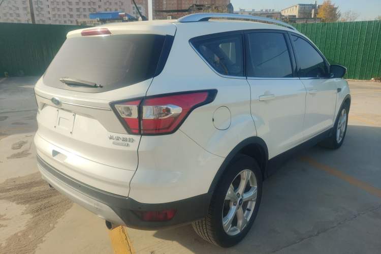 Used Ford Kuga 2018 EcoBoost 180 Two-Wheel-Drive Platinum Edition
