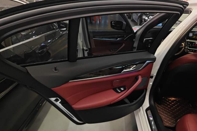 Used BMW 5 Series 2018 Restyled 530Li Luxury Edition M Sport Package