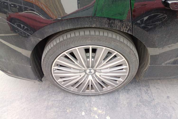 Used Denza Z9 2024 1100 km All-Wheel-Drive Ultra Version