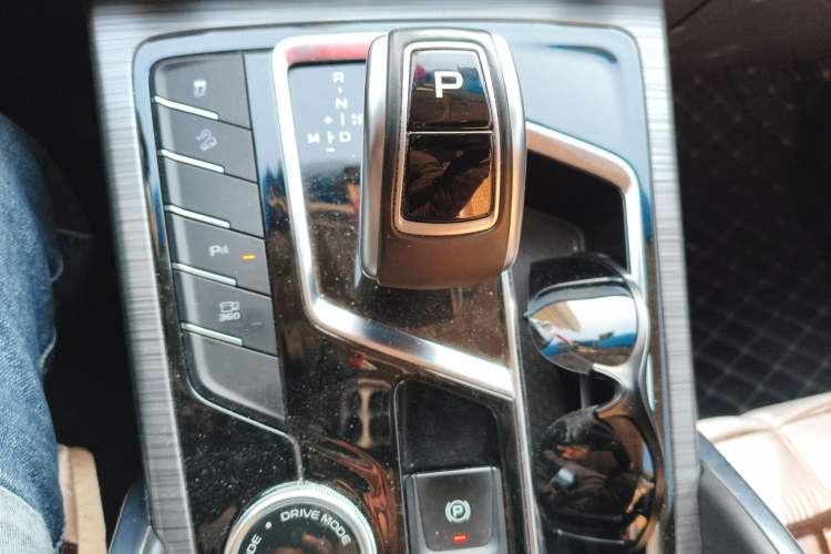 Used Geely Auto Emgrand X7 Sport 2020 1.8TD DCT Smart PRO
