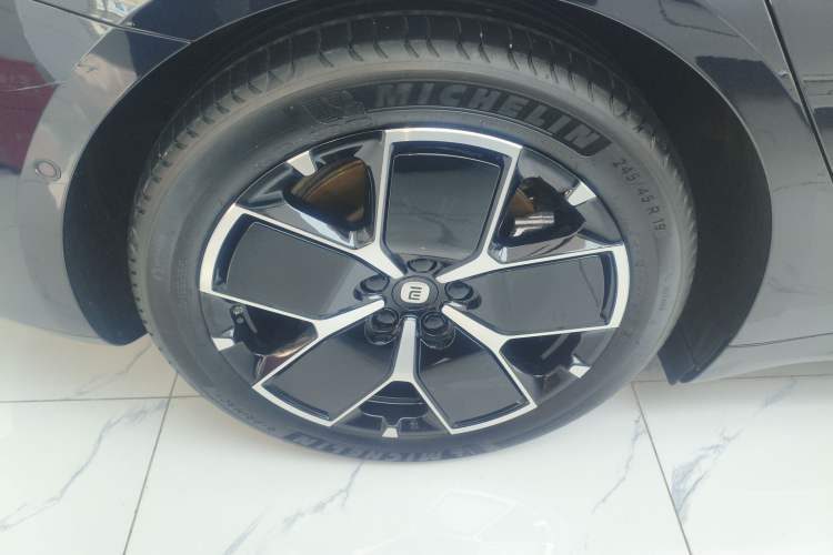 Used  SU7 2024 Rear-Drive Ultra-Long Range Advanced Pro-Level Intelligent Driving Version