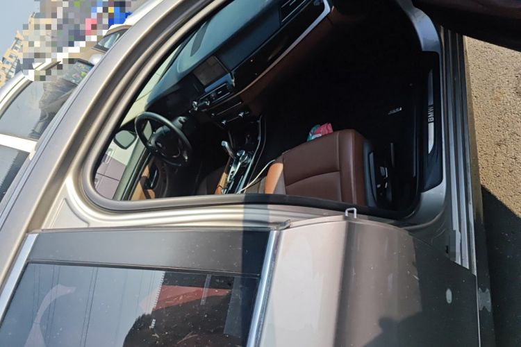 Used BMW 5 Series 2017 528Li Leading Model
