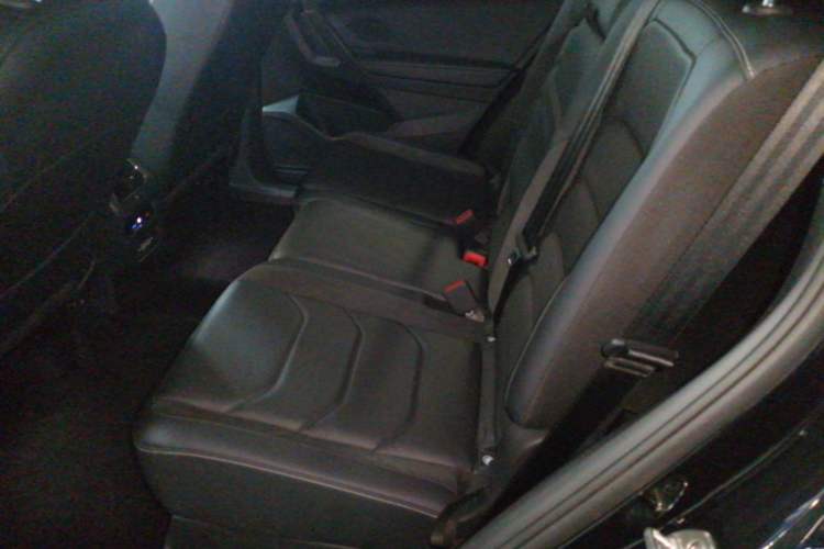 Used Volkswagen Tiguan L 2019 Revised 330TSI Automatic Two-Wheel Drive Smart & Luxury Edition China VI Standard
