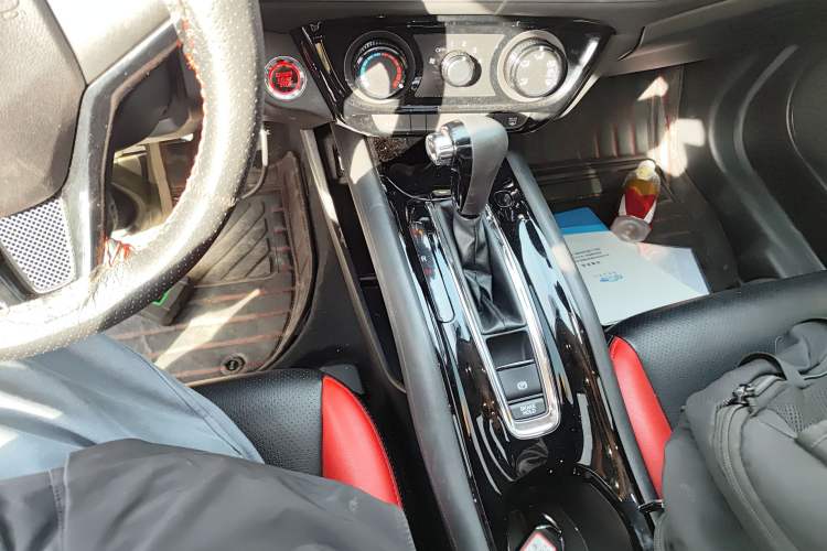 Used Honda Vezel 2019 1.5L CVT Luxury Model China VI