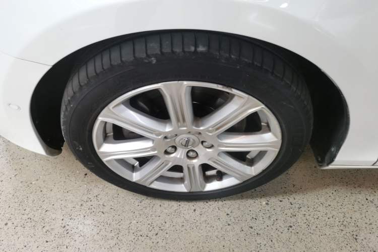 Used Volvo V40 2017 T3 Zhiya Edition
