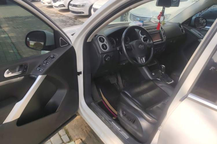 Used Volkswagen Tiguan 2015 2.0 TSI Automatic All-Wheel Drive Luxury Edition