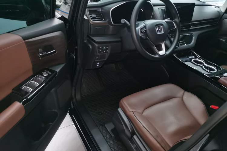 Used Honda Odyssey 2024 2.0L eHEV Sharp & Enjoy Edition