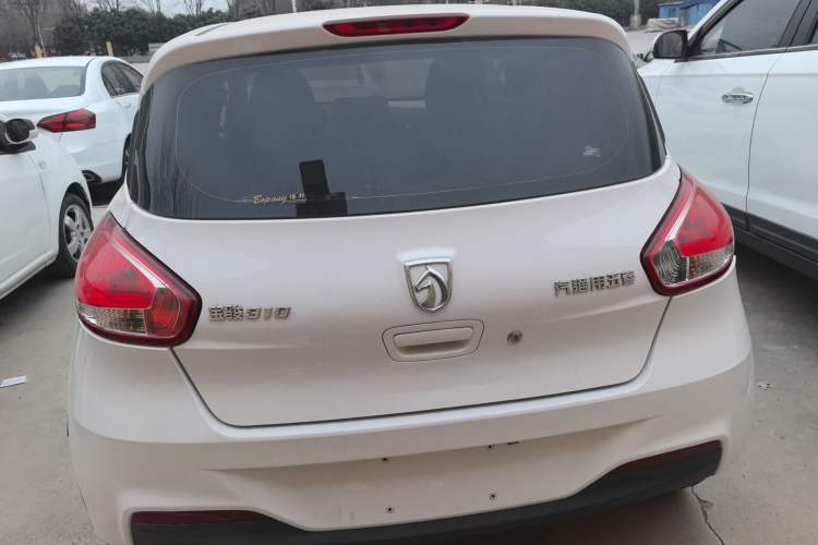 Used Baojun 310 2016 1.2L manual Comfort trim level
