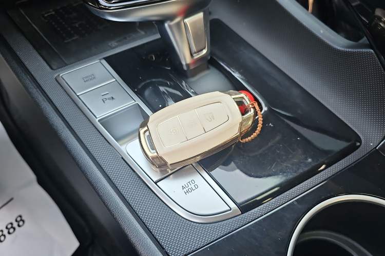 Used Hyundai Elantra 2021 1.5L CVT LUX Prestige Edition
