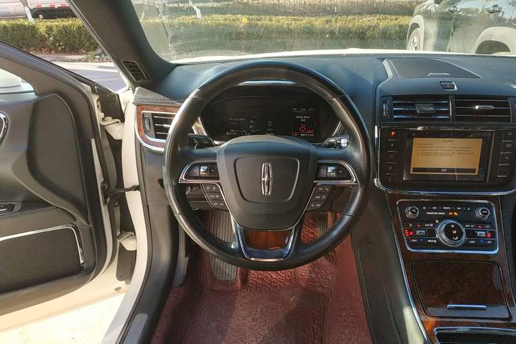 Used Lincoln Continental 2018 2.0T Two-Wheel Drive Deluxe Edition
