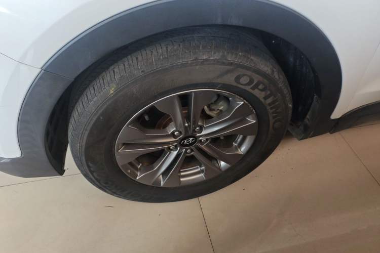 Used Hyundai Santa Fe 2015 2.0T Automatic Two-Wheel Drive Smart Version 5 Seats
