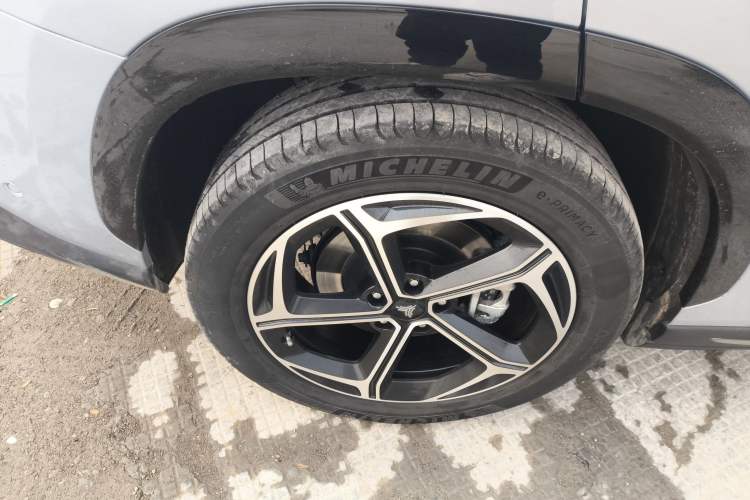 Used NETA L 2024 Extended-Range 310 Flash-Charge Red Edition