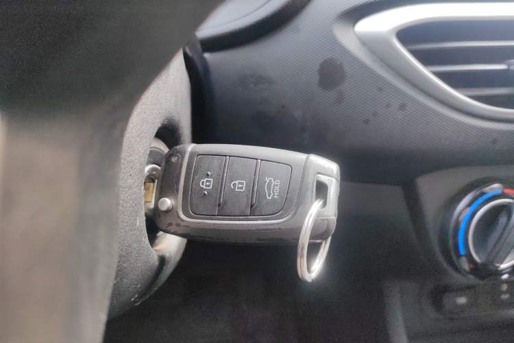 Used Hyundai Celesta 2017 1.6L Automatic Enjoyment Version GLS
