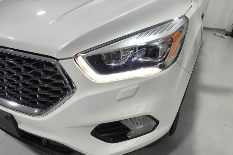 Used Ford Kuga 2019 EcoBoost 180 Two-Wheel-Drive Titanium Plus Model China V Standard