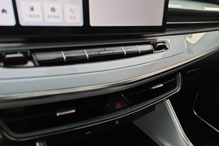 Used Geely Auto Jiajie 2023 Geely Jiaji L 1.5TD DCT Luxury Model
