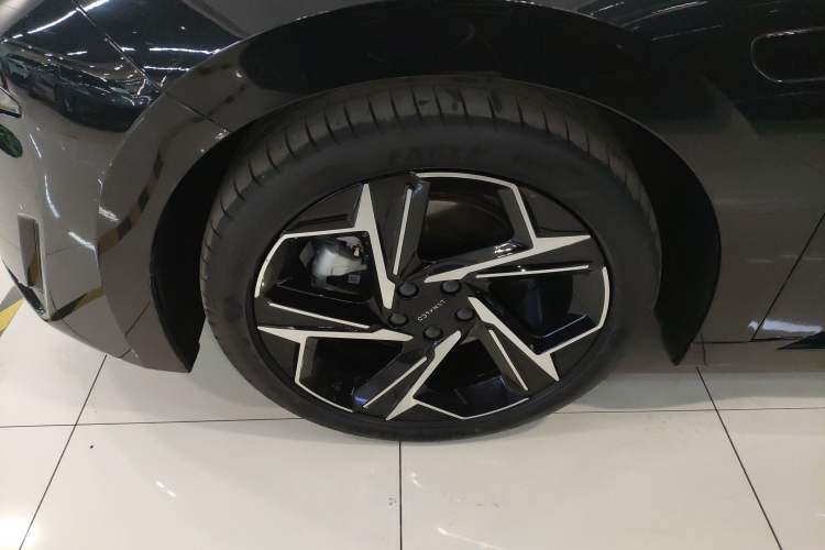 Used Lynk & Co 07 2024 EM-P 126 Long-Range Halo
