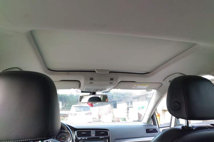 Used Volkswagen Golf 2015 1.4TSI Automatic Luxury Model
