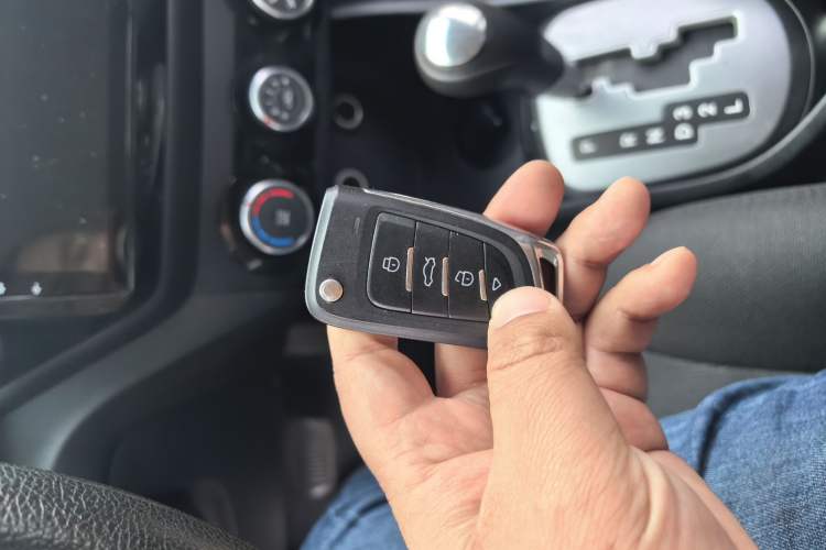 Used Kia K2 2015 Sedan 1.4L Automatic GLS