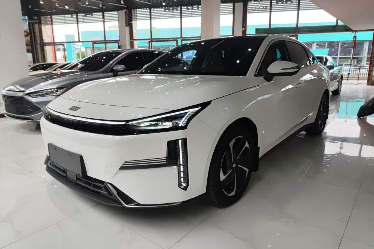 Used  L6 2023 125km MAX
