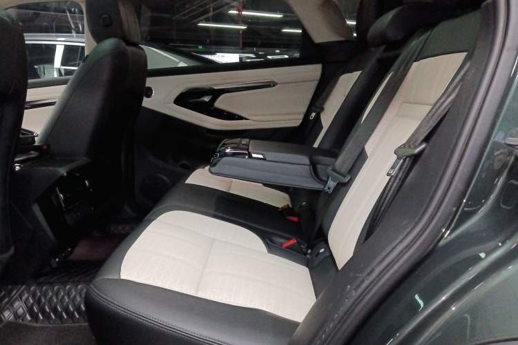 Used Land Rover Range Rover Evoque 2021 Range Rover Velar 249 PS R-Dynamic HSE Luxury Edition
