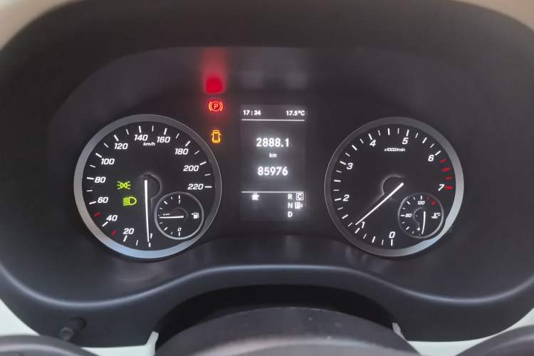 Used Mercedes-Benz Vito 2021 2.0T Elite Version 7 Seats
