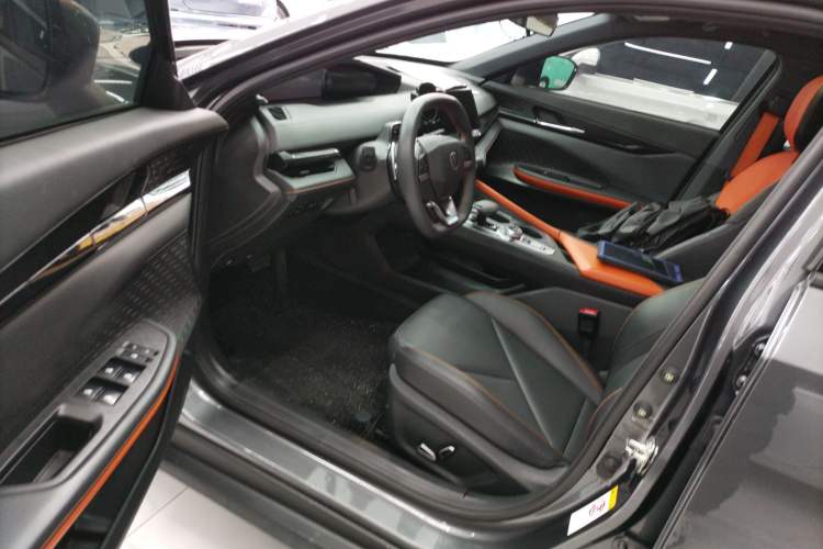 Used Changan UNI-V 2022 1.5T Prestige Version
