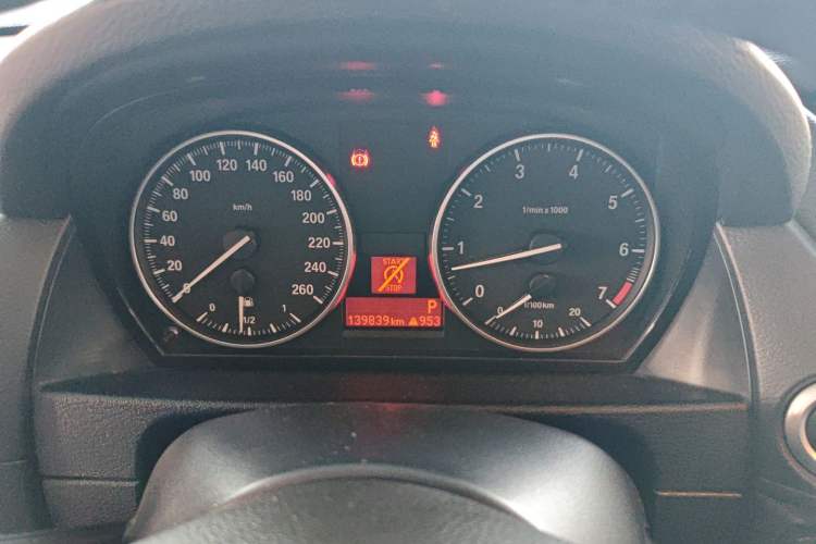 Used BMW X1 2014 sDrive18i Leading Model
