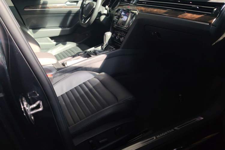 Used Volkswagen Magotan 2019 330TSI DSG Luxury Version China VI Standard
