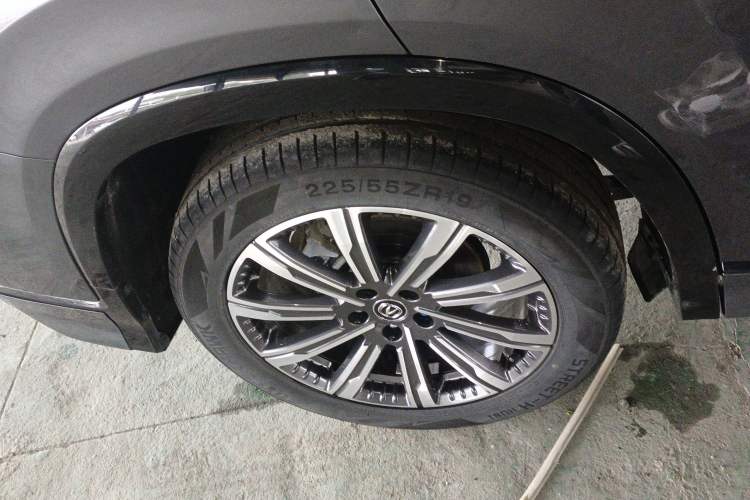 Used Changan CS75 PLUS 2024 3rd Generation Champion Edition 1.5T Intelligent Drive Dynamic Model
