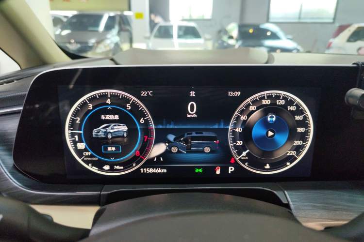 Used Buick GL8 2022 ES Landtrek 653T Luxury Edition