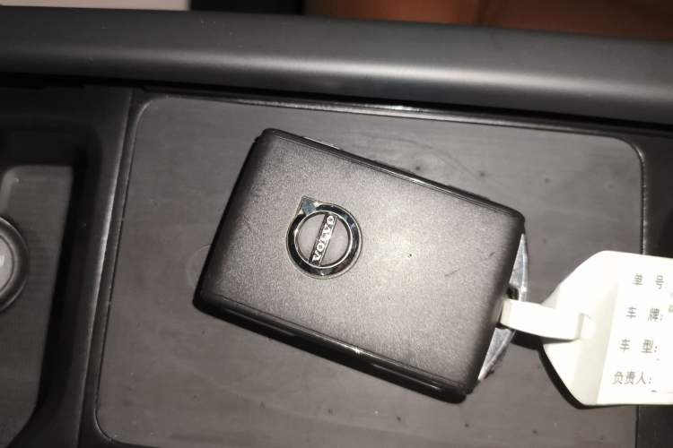 Used Volvo V90 2024 Cross Country B5 AWD Prestige Edition
