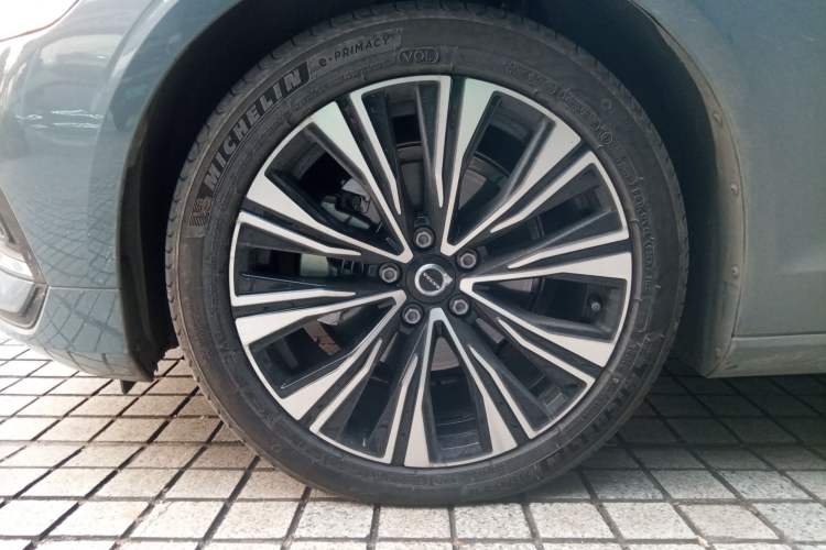 Used Volvo S60 2023 B4 Zhiyuan Luxury Edition
