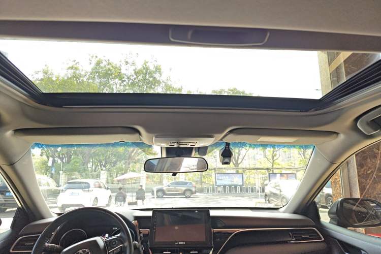 Used Toyota Camry 2021 2.0G Luxury Edition
