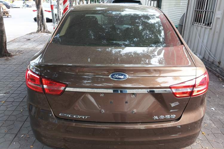 Used Ford Escort 2015 1.5L Automatic Fashion Model
