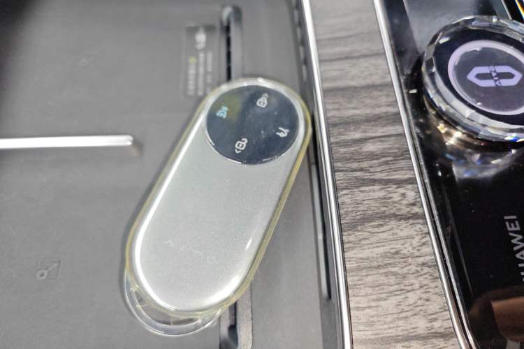 Used Hima AITO M9 2024 Range-Extended Ultra Version 42 kWh 6-Seater Model