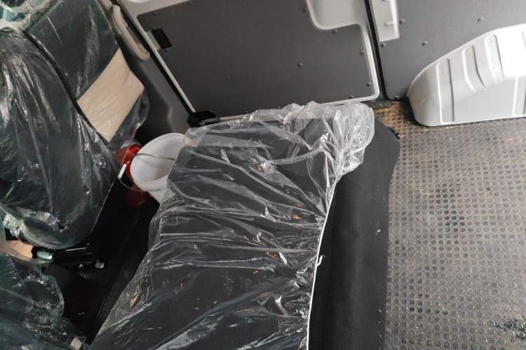 Used SAIC MAXUS Xintu V80 2025 PRO Aoyuntong 2.0T Manual Short Wheelbase Mid-Height 5/6-Seater