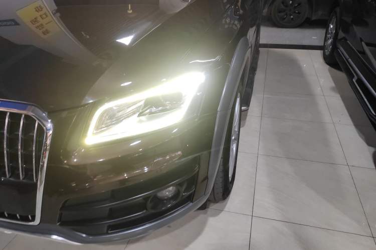 Used Audi Q5 2017 Plus 40 TFSI Technology Model