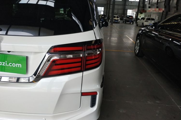 Used Honda Elysion 2016 2.4L Style Edition
