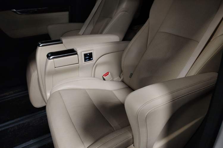 Used Toyota Alphard 2021 Dual-Engine 2.5L Luxury Edition