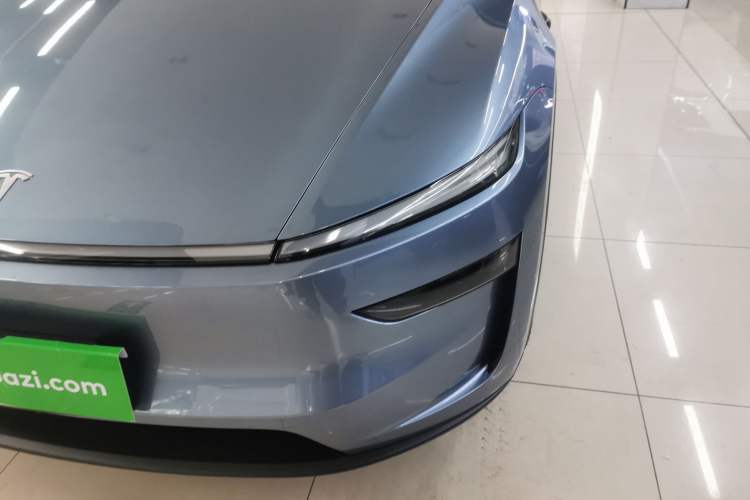 Used Tesla Model Y 2025 Rear-Wheel-Drive Version
