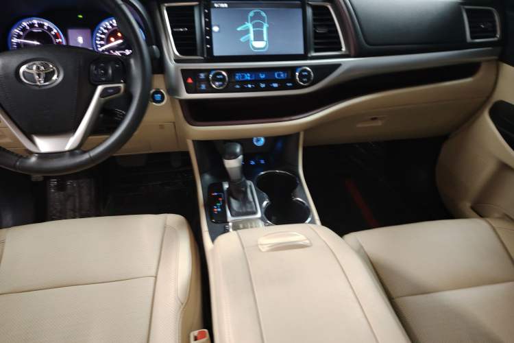 Used Toyota Highlander 2015 2.0T Four-Wheel Drive Luxury Edition 7-Seater
