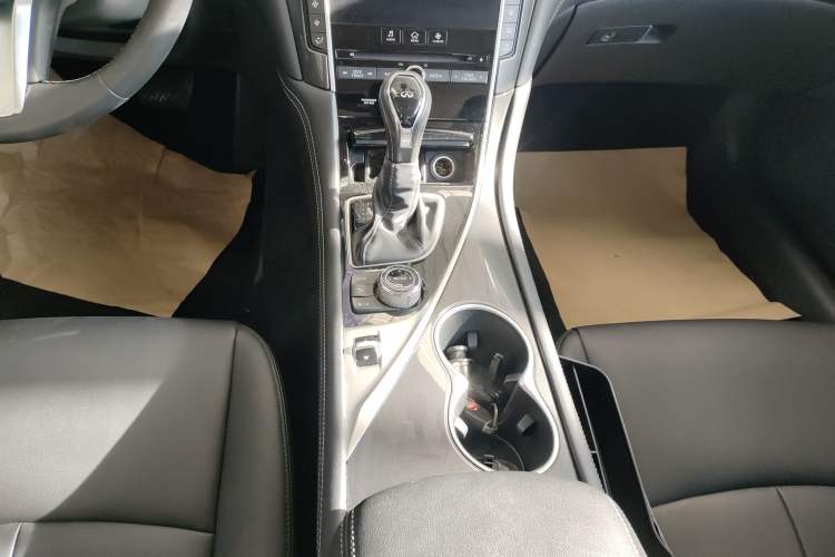 Used Infiniti Q50L 2018 2.0T Comfort Edition China VI Standard